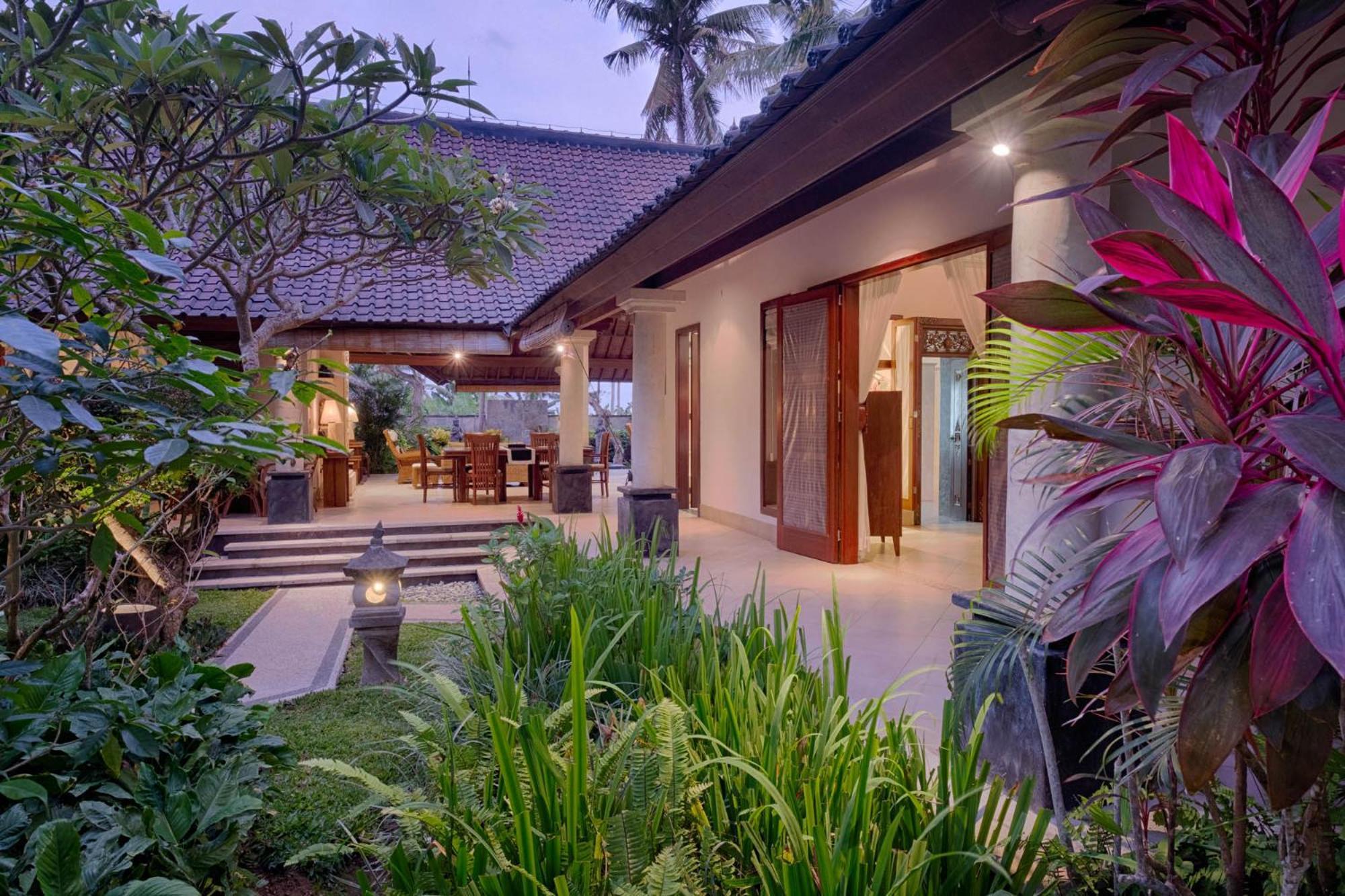 Kutus Kutus Saba Beach Villa ジョグジャカルタ エクステリア 写真