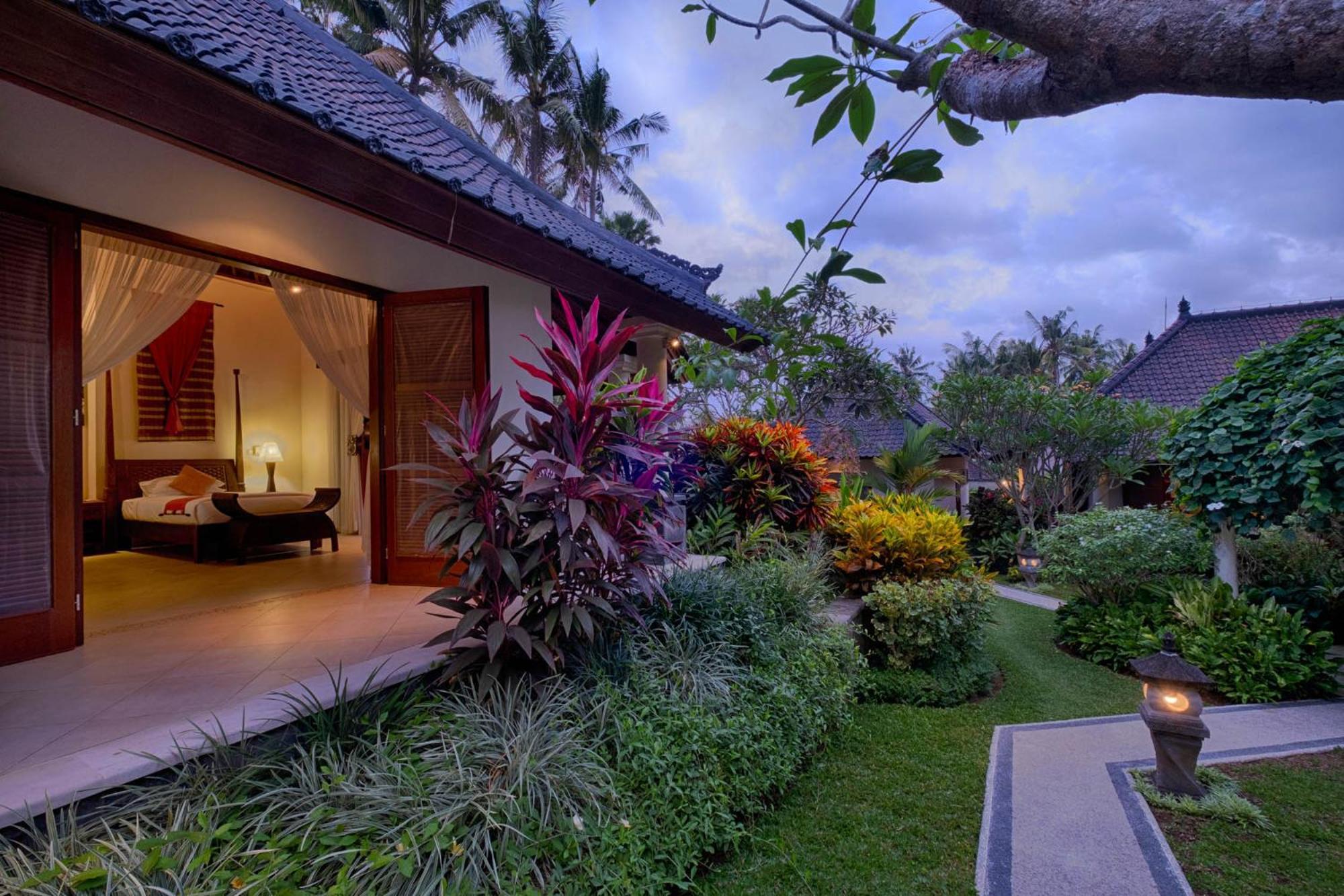 Kutus Kutus Saba Beach Villa ジョグジャカルタ エクステリア 写真